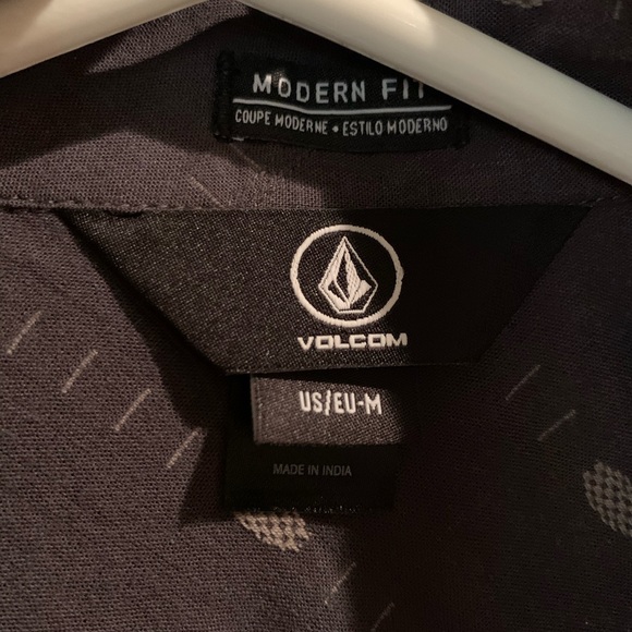 Volcom collared shirt - Picture 2 of 8